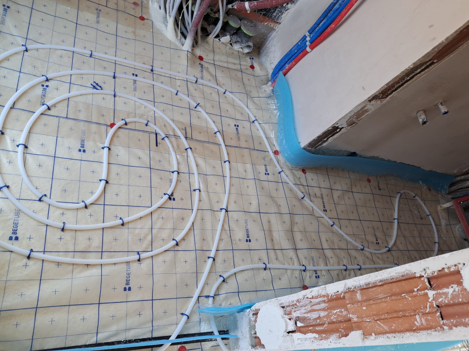 Plancher chauffant — détail des boucles