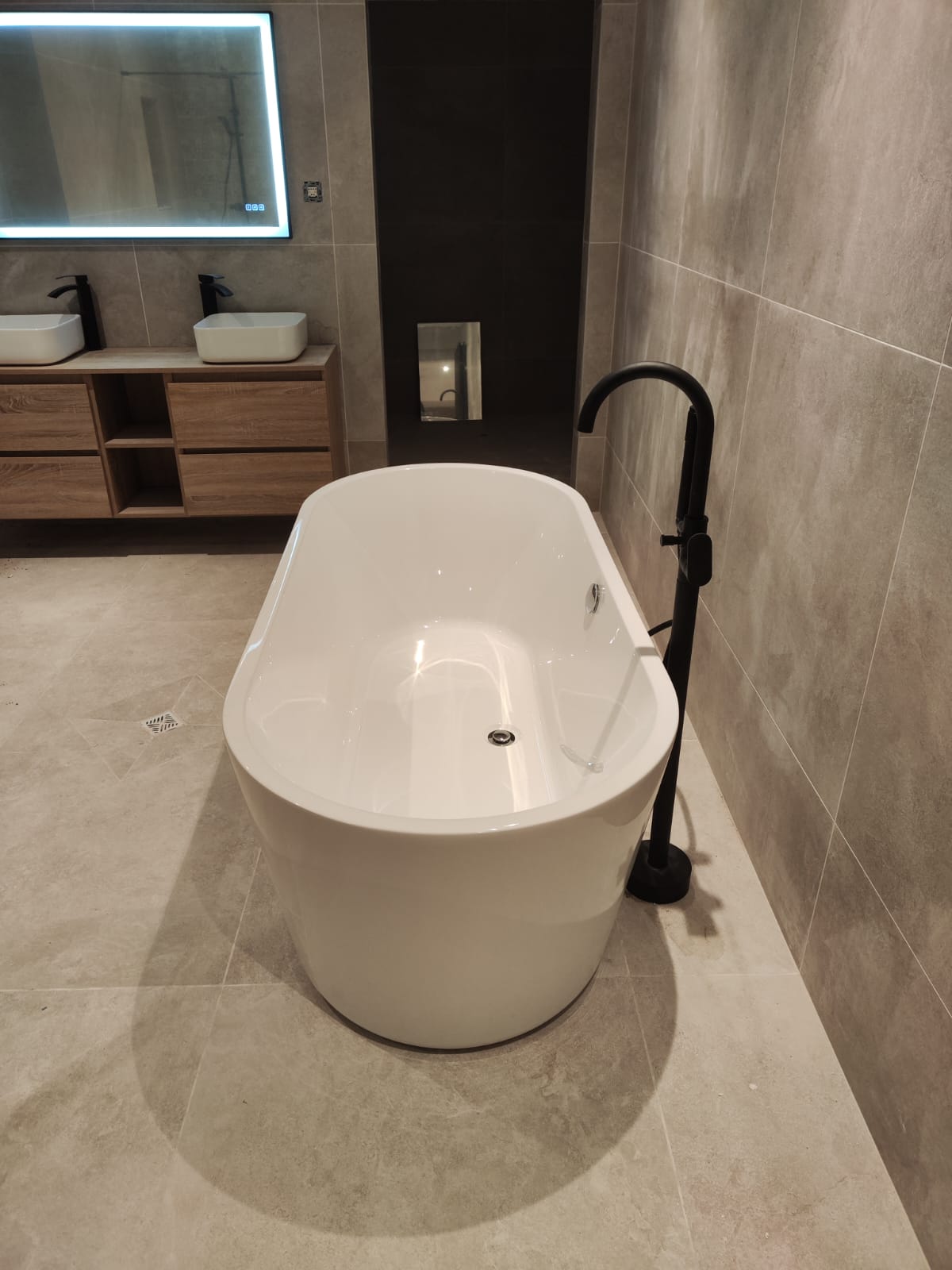 Salle de bain — baignoire îlot &amp; vasques